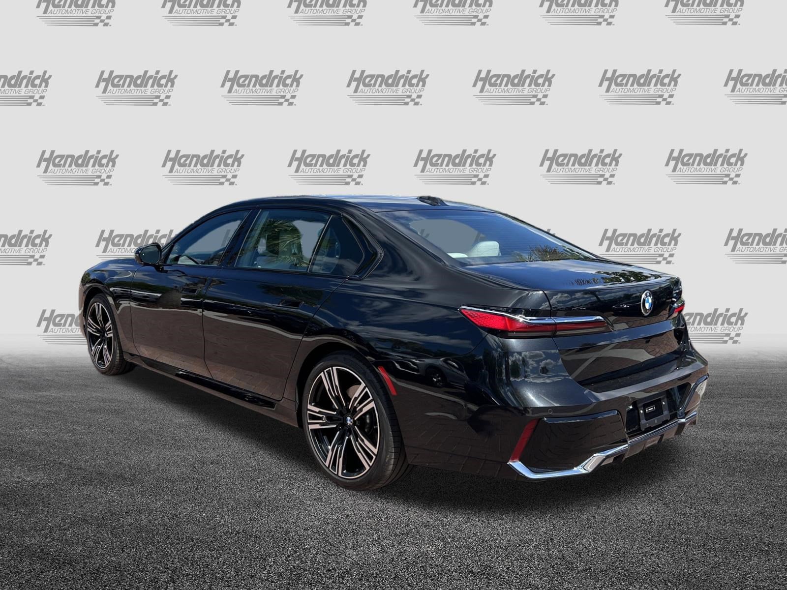 2025 BMW 7 Series 740i photo 3