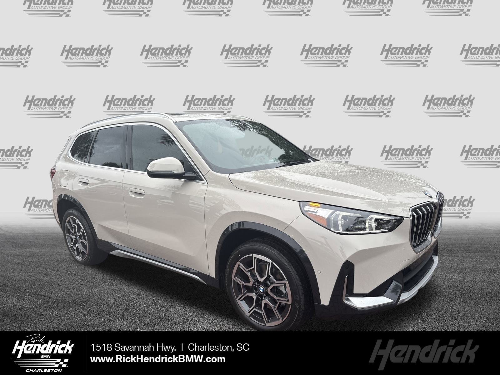 2026 BMW X1 28i's photo