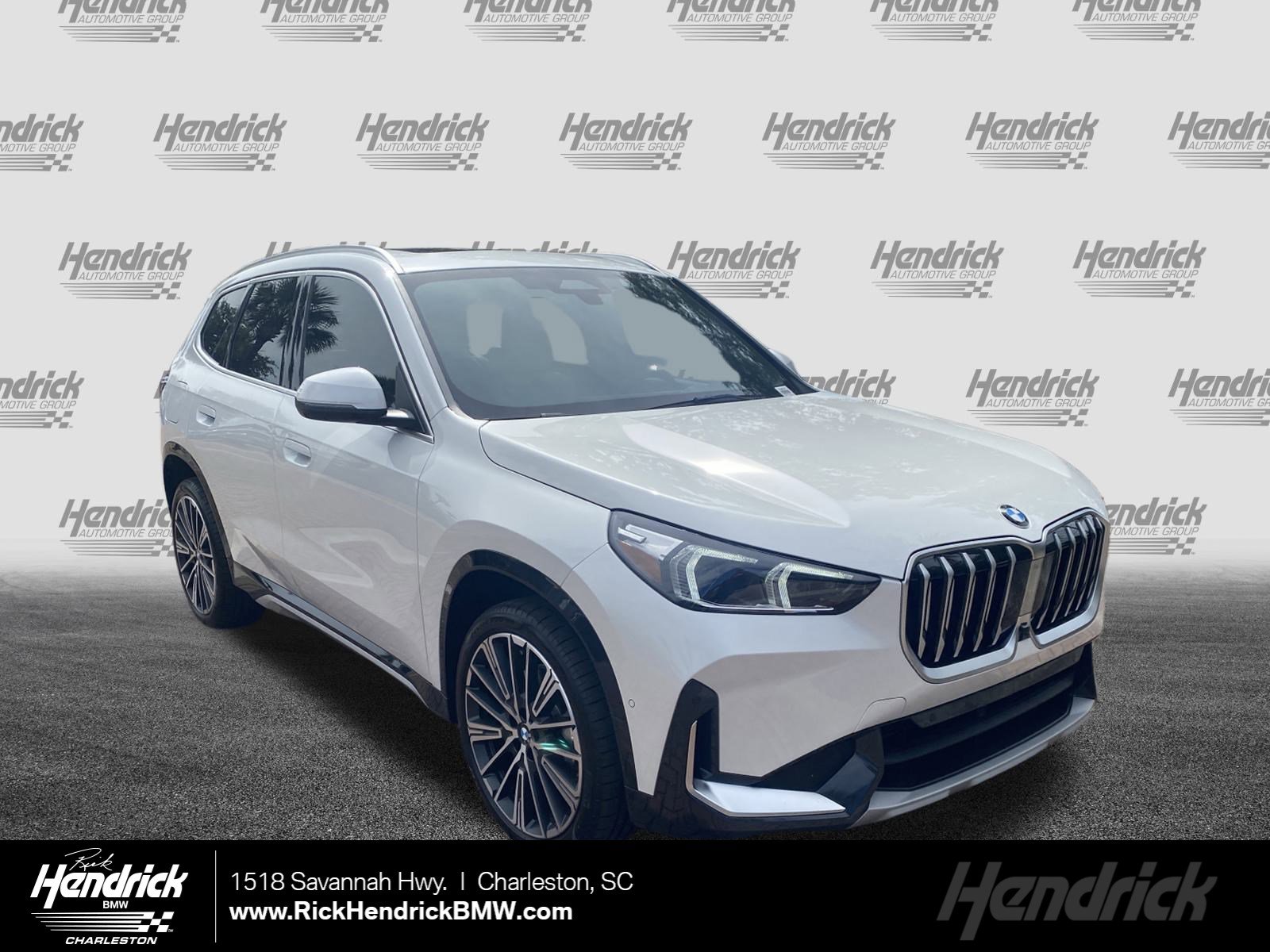 2026 BMW X1 28i's photo