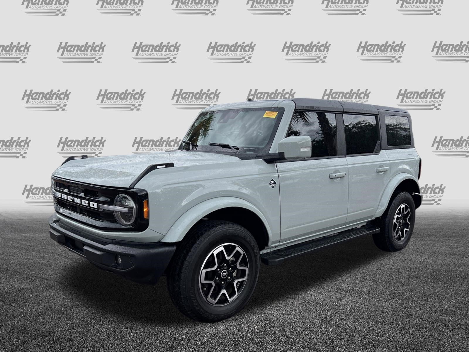 2024 Ford Bronco Outer Banks 4 Door 4x4 photo 4
