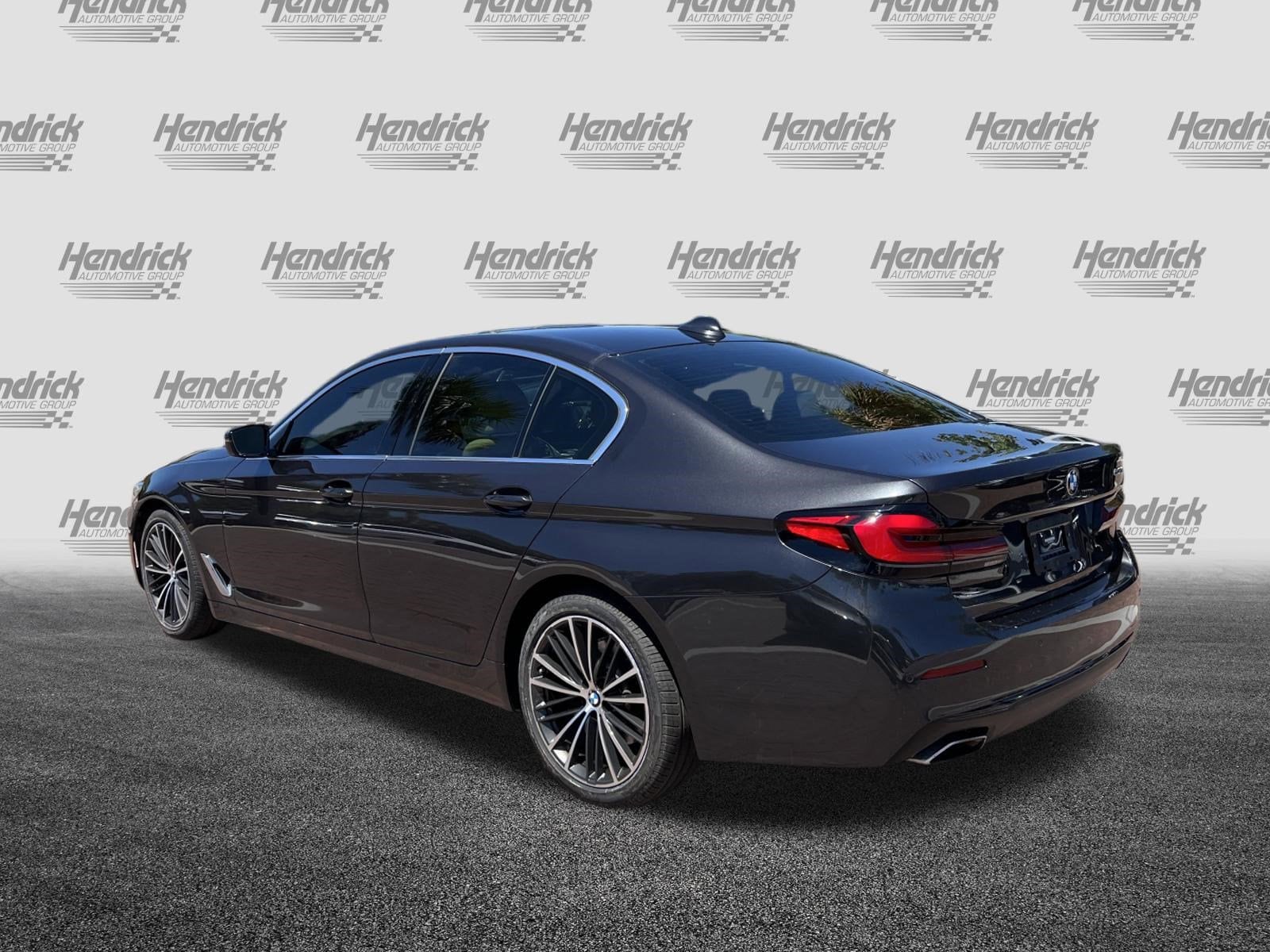 2023 BMW 5 Series 530i photo 3