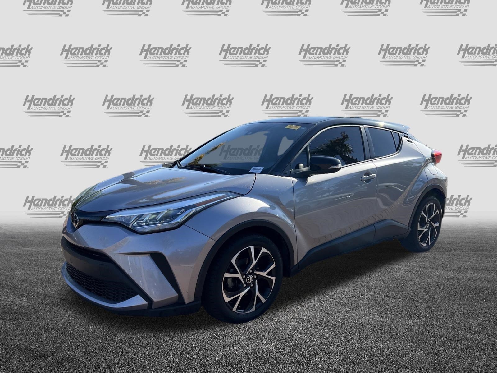 2020 Toyota C-HR XLE photo 4
