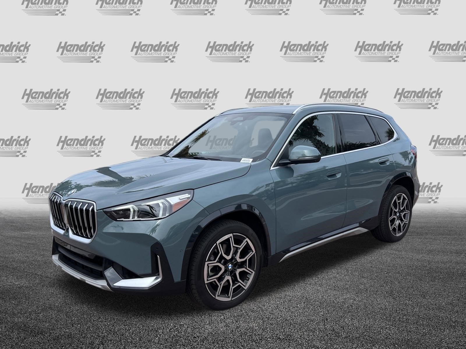 2025 BMW X1 xDrive28i photo 4