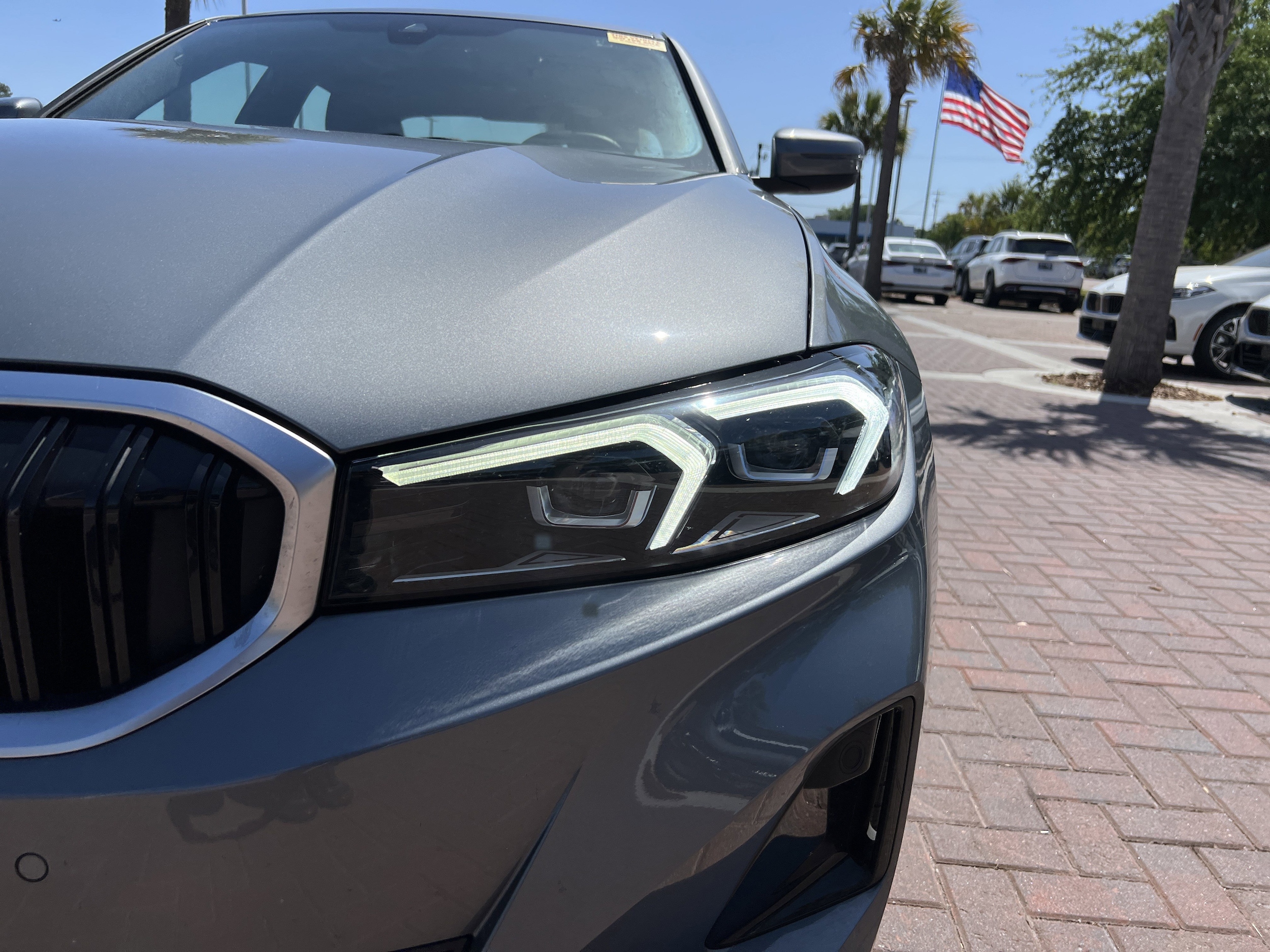 2025 BMW 3 Series 330i photo 5