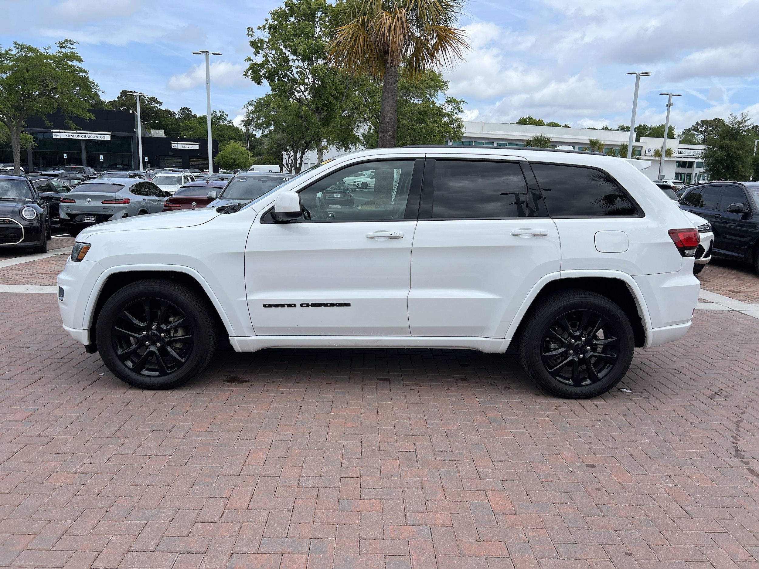 2018 Jeep Grand Cherokee Altitude photo 5