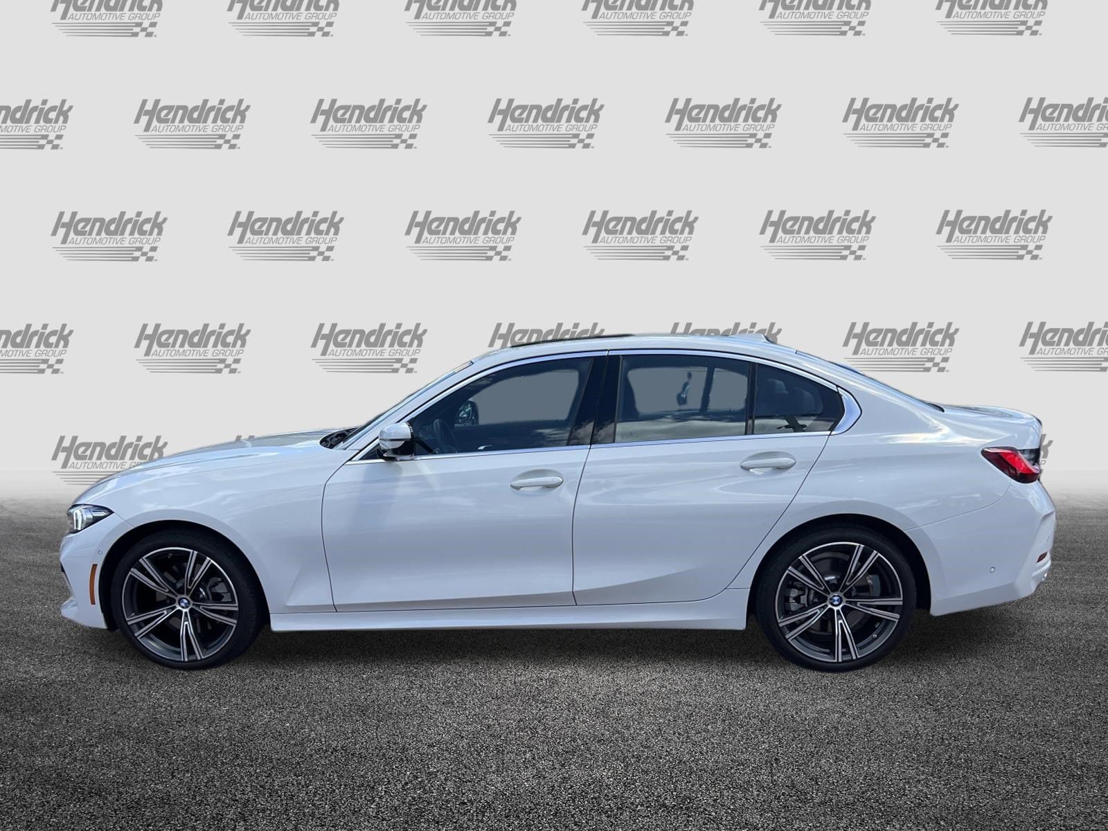 2024 BMW 3 Series 330i photo 6