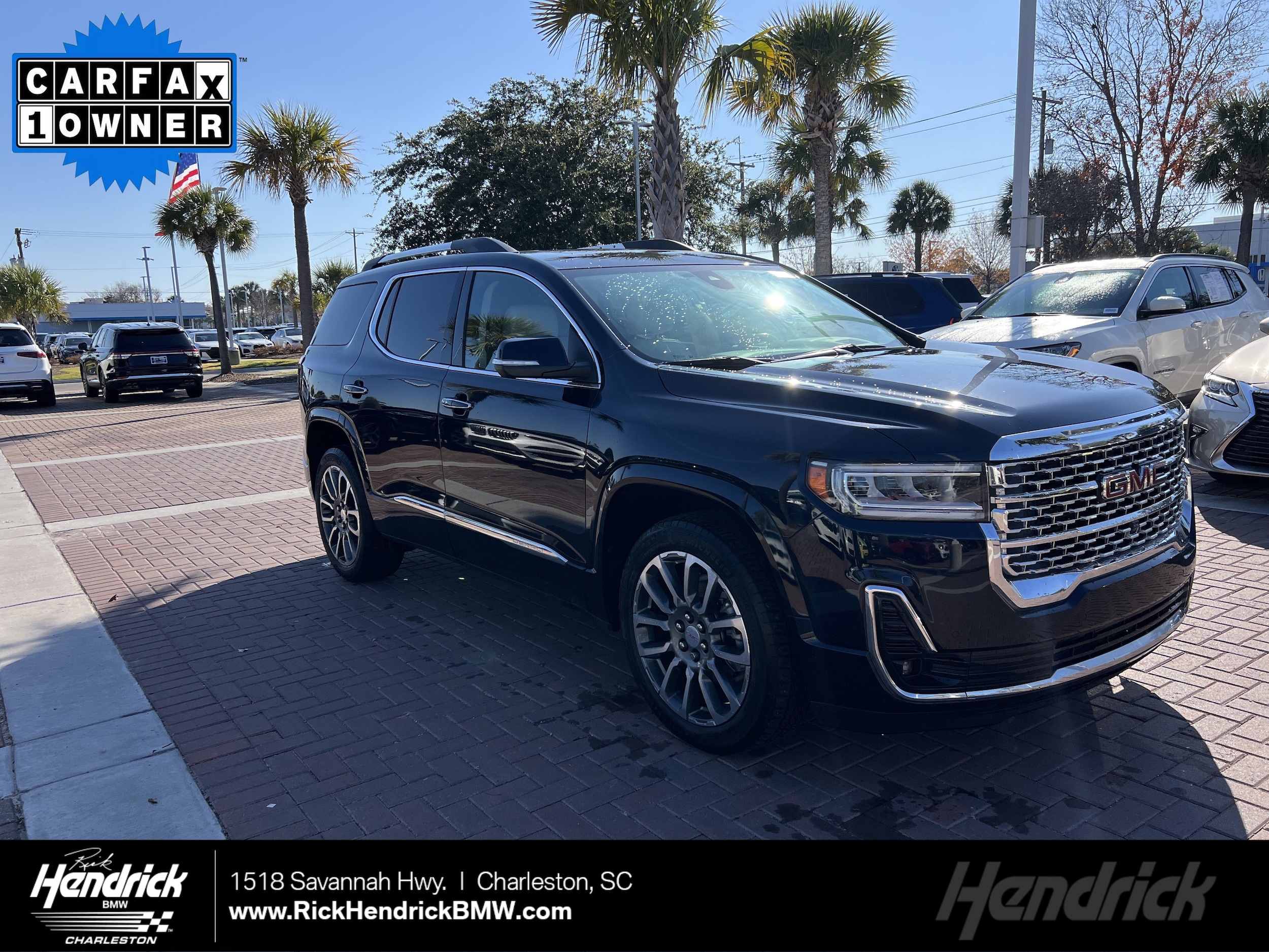 2022 GMC Acadia Denali's photo