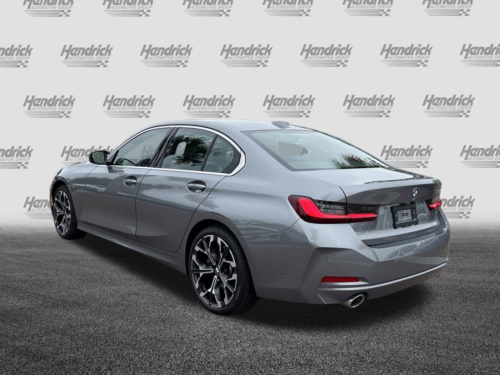 2025 BMW 3 Series 330i photo 3