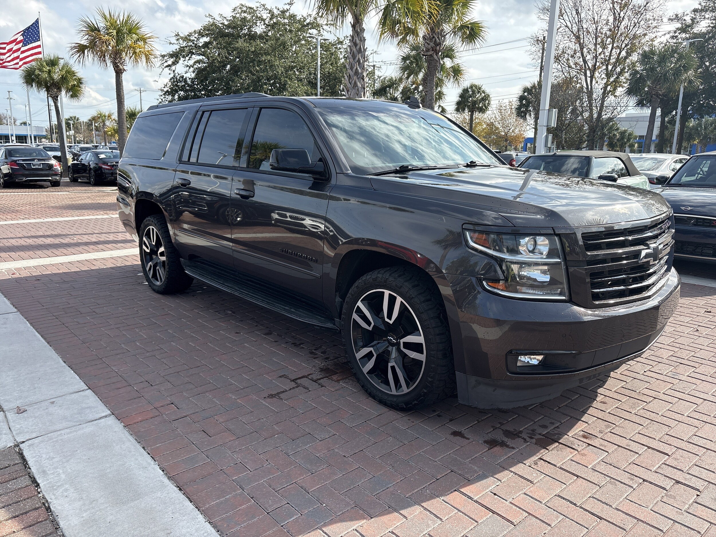 2018 Chevrolet Suburban Premier RST photo 2