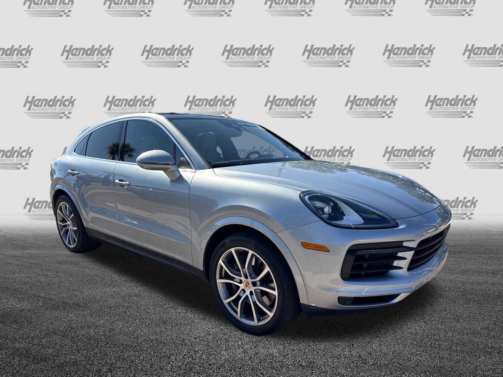 2022 Porsche Cayenne Coupe photo 2