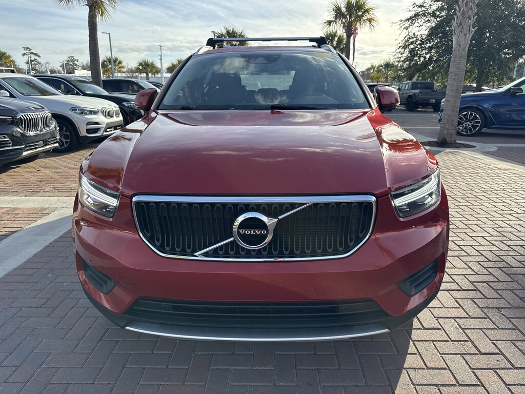 Used 2019 Volvo XC40 Momentum SUV