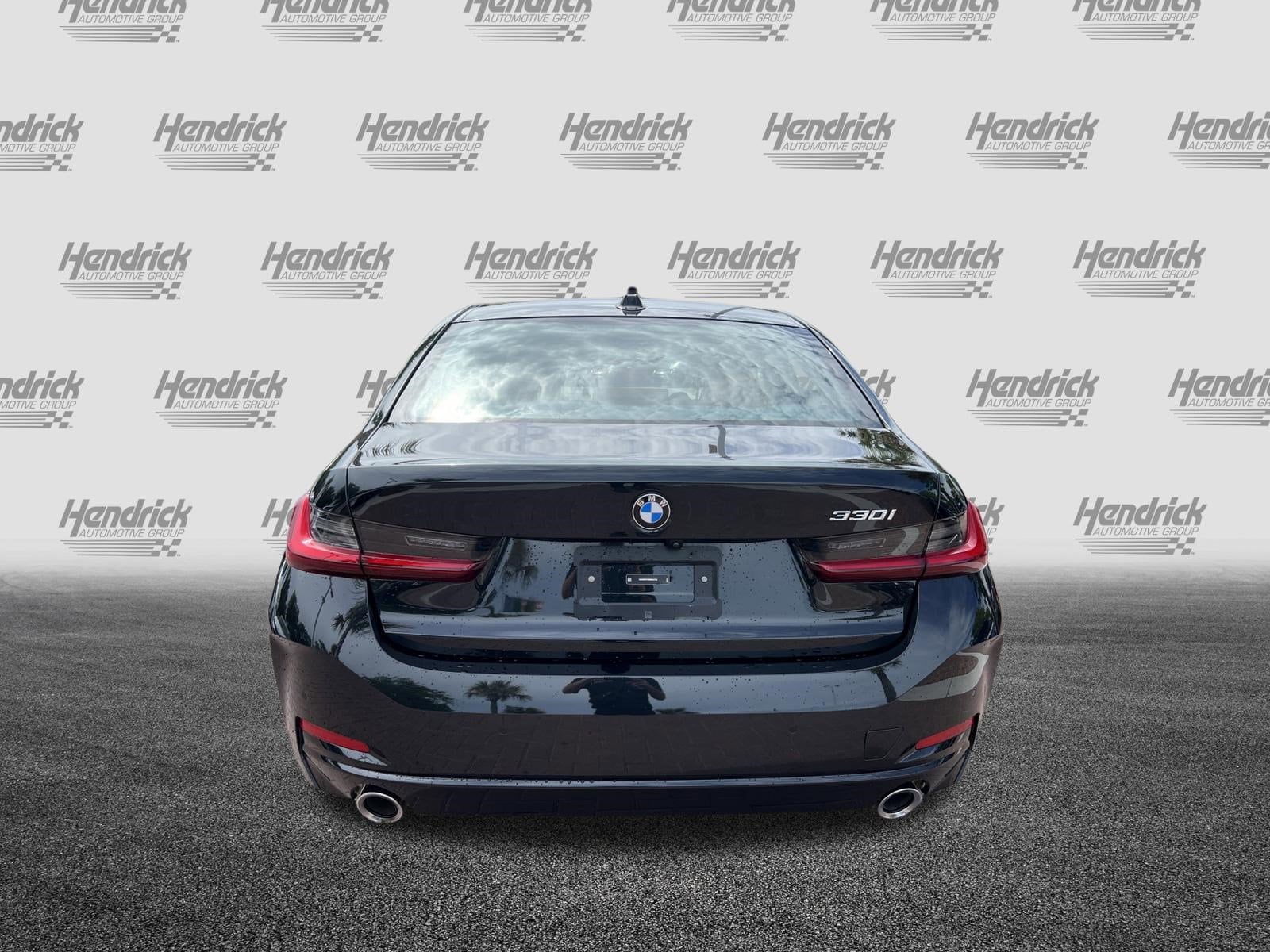 2024 BMW 3 Series 330i photo 3