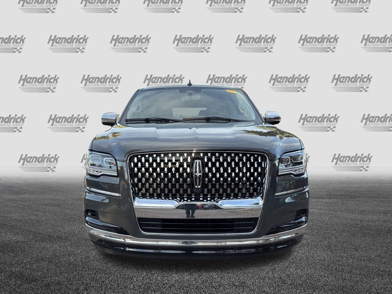2024 Lincoln Navigator Black Label photo 2