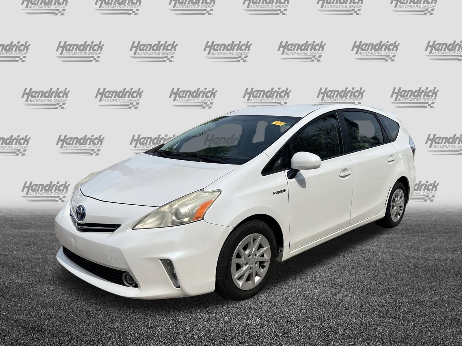 2012 Toyota Prius v Three photo 4
