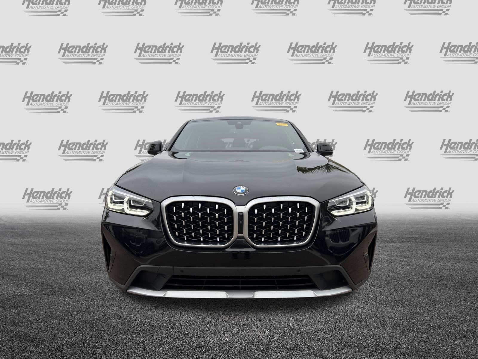 2025 BMW X4 xDrive30i photo 2