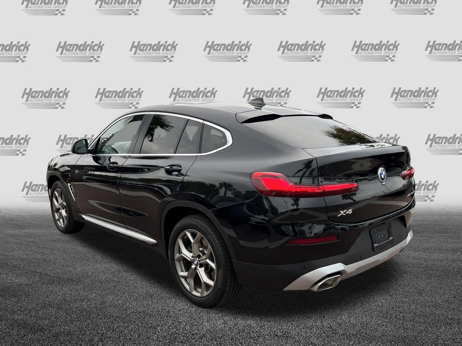 2025 BMW X4 xDrive30i photo 3