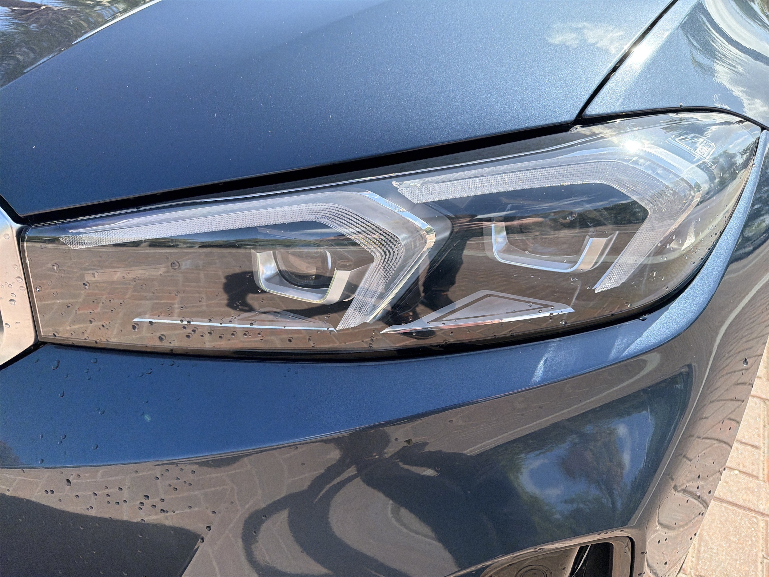 2025 BMW 3 Series 330i photo 5