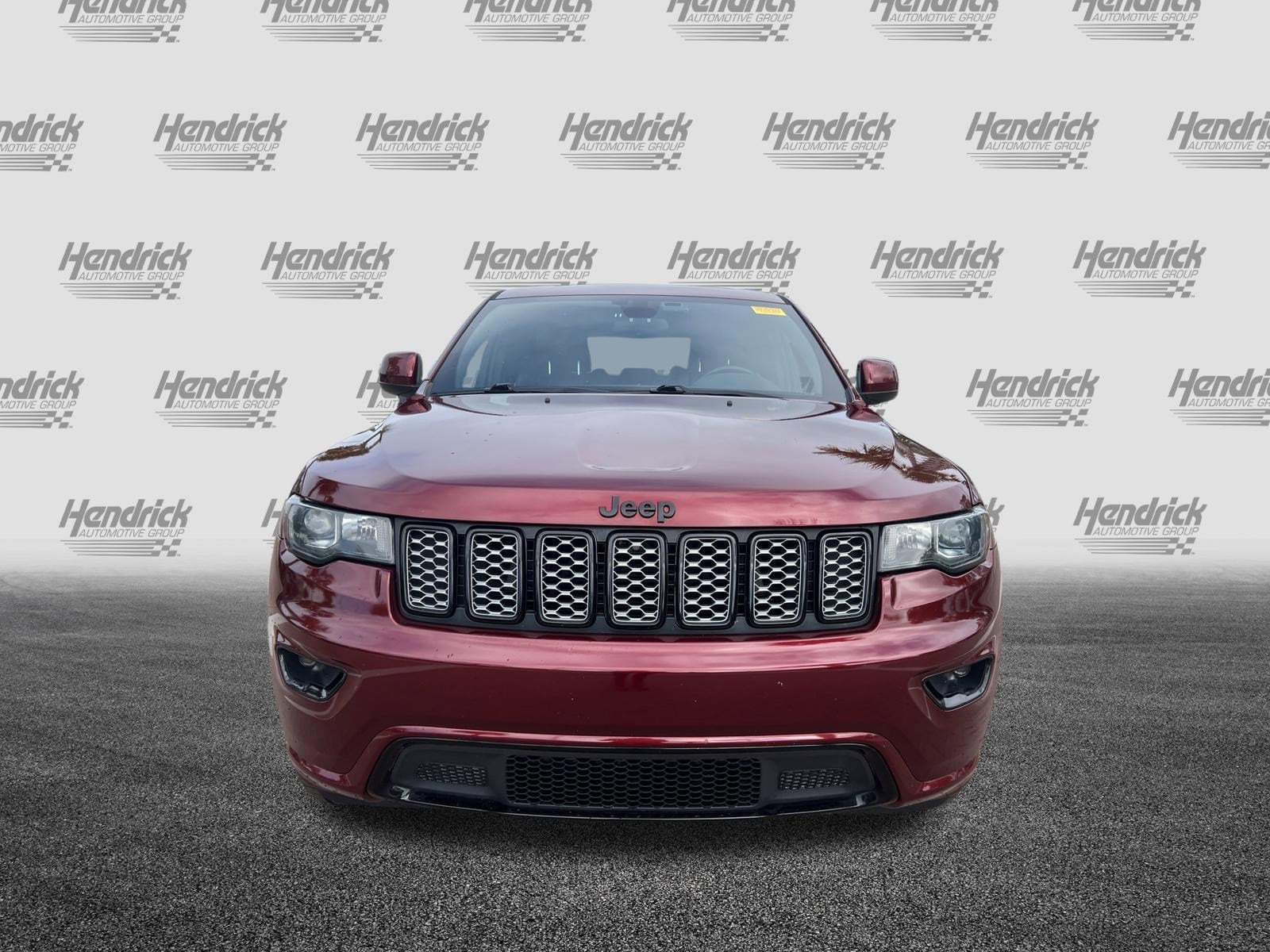 2021 Jeep Grand Cherokee Laredo X photo 2