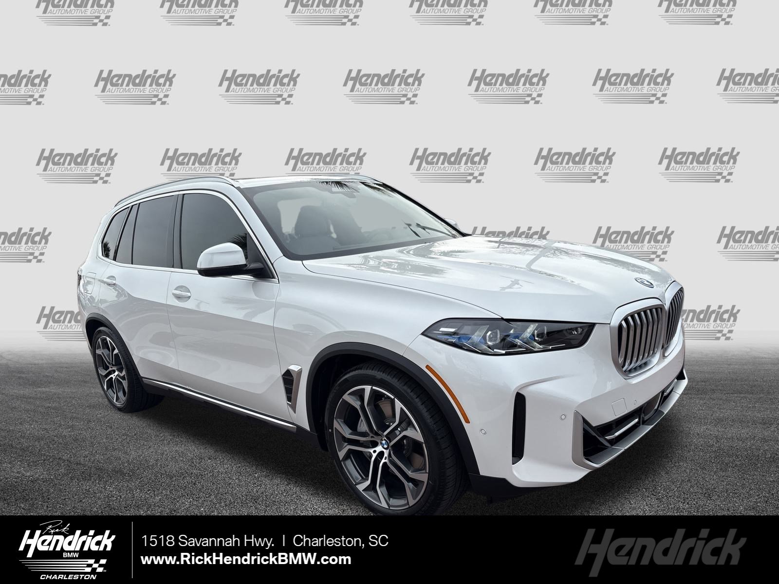 2026 BMW X5 50e's photo