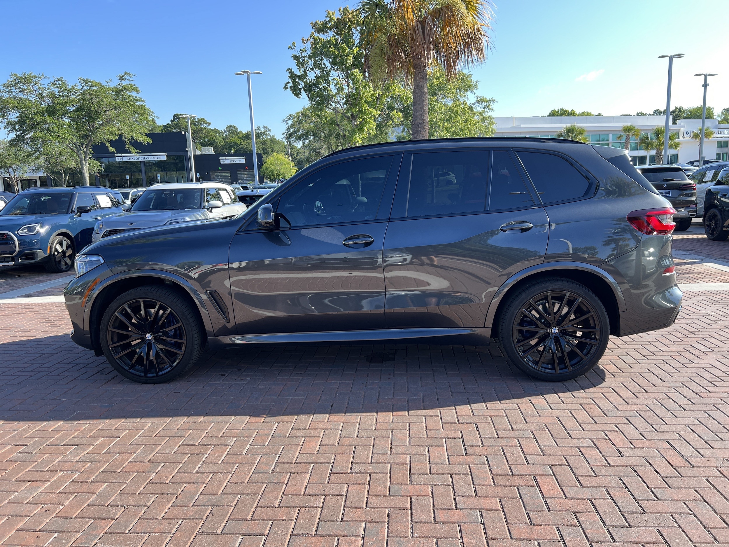 BMW X5 M50i