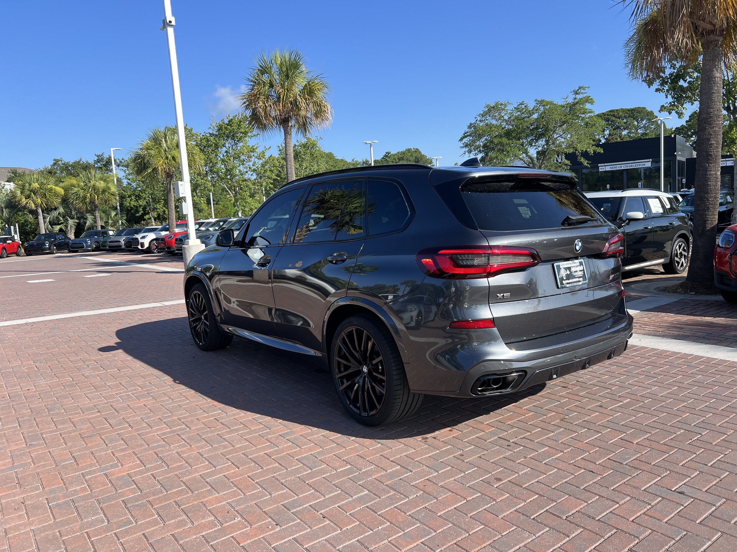 BMW X5 M50i