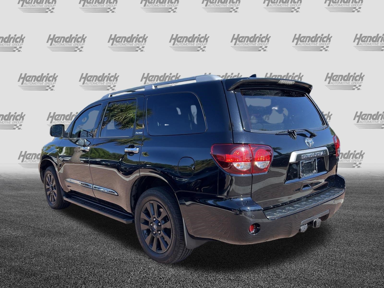 2021 Toyota Sequoia Platinum photo 3