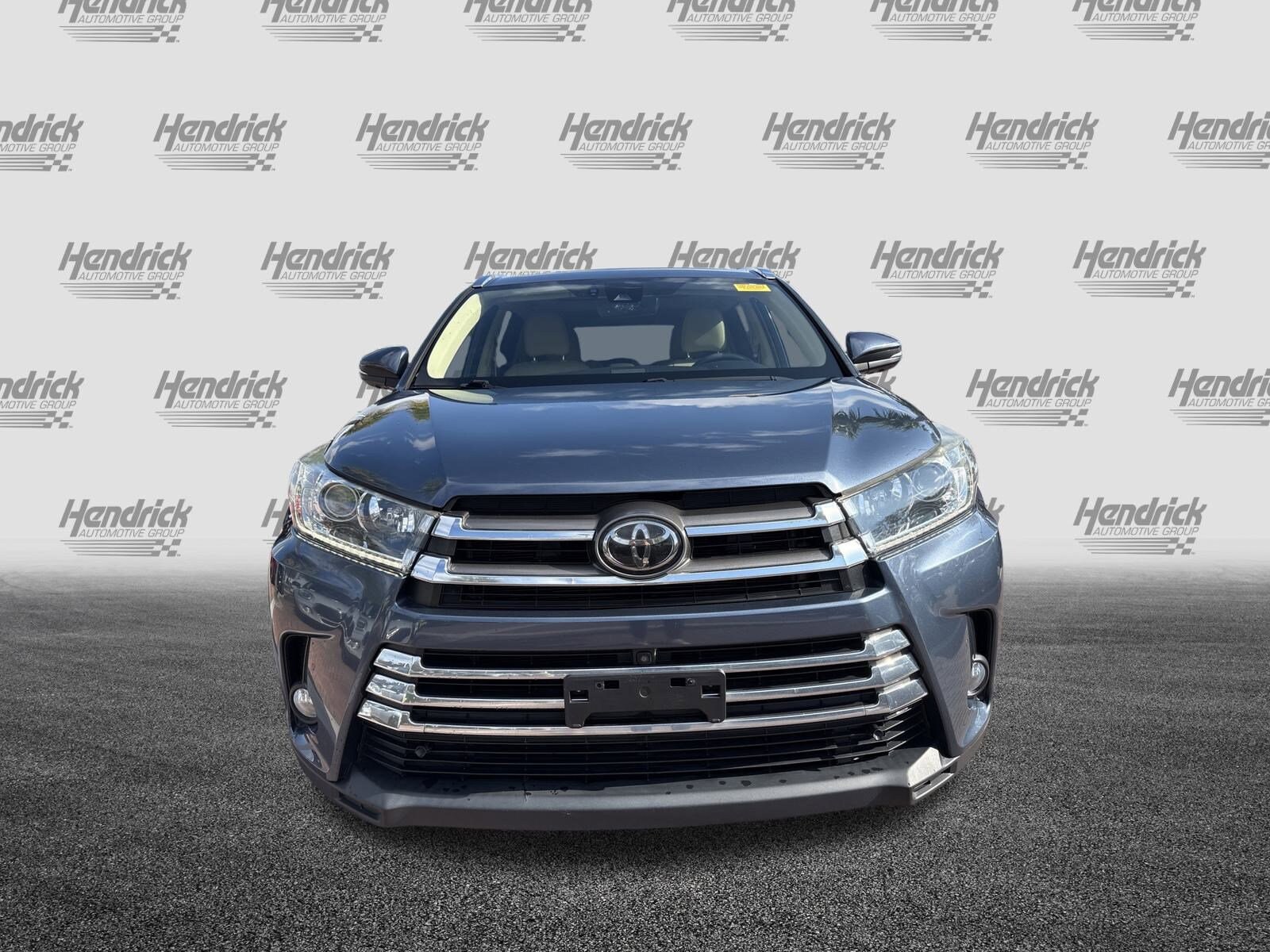 2018 Toyota Highlander Limited Platinum photo 2