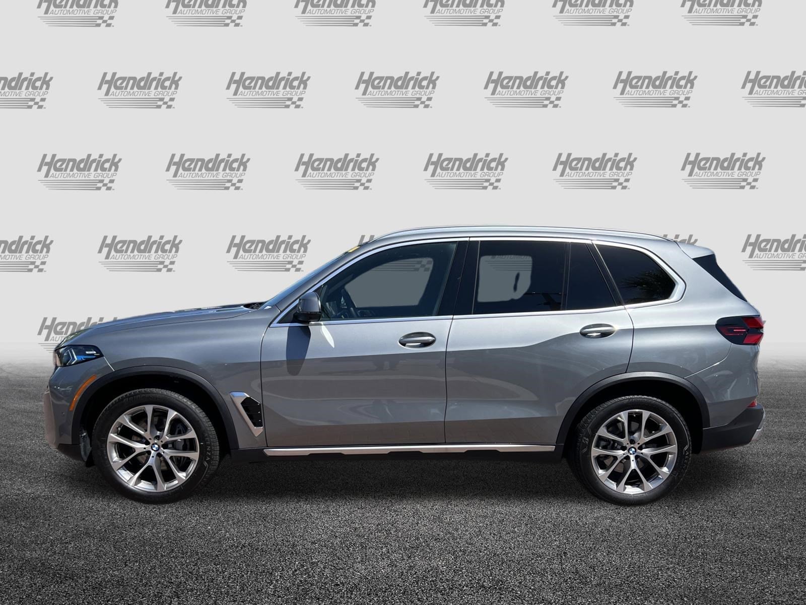 2026 BMW X5 sDrive40i photo 6