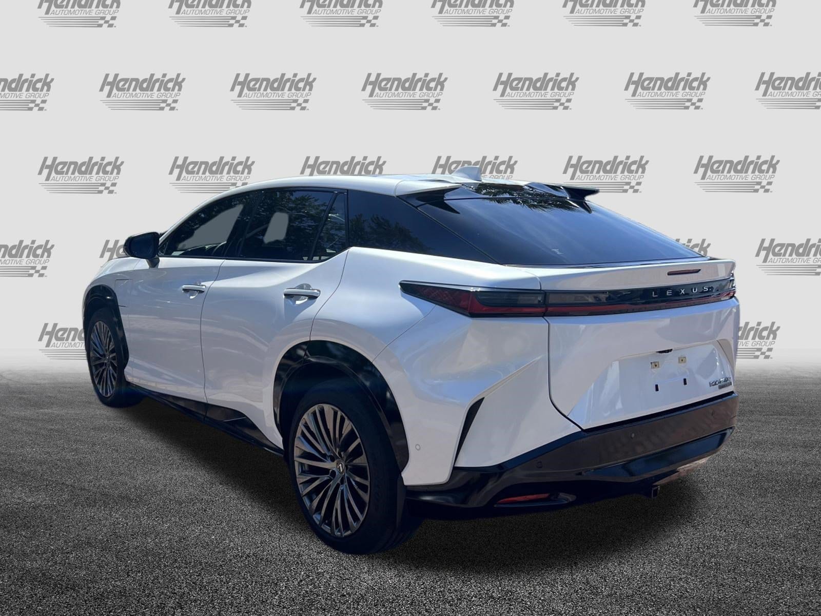 2024 LEXUS RZ 450e Luxury AWD photo 6