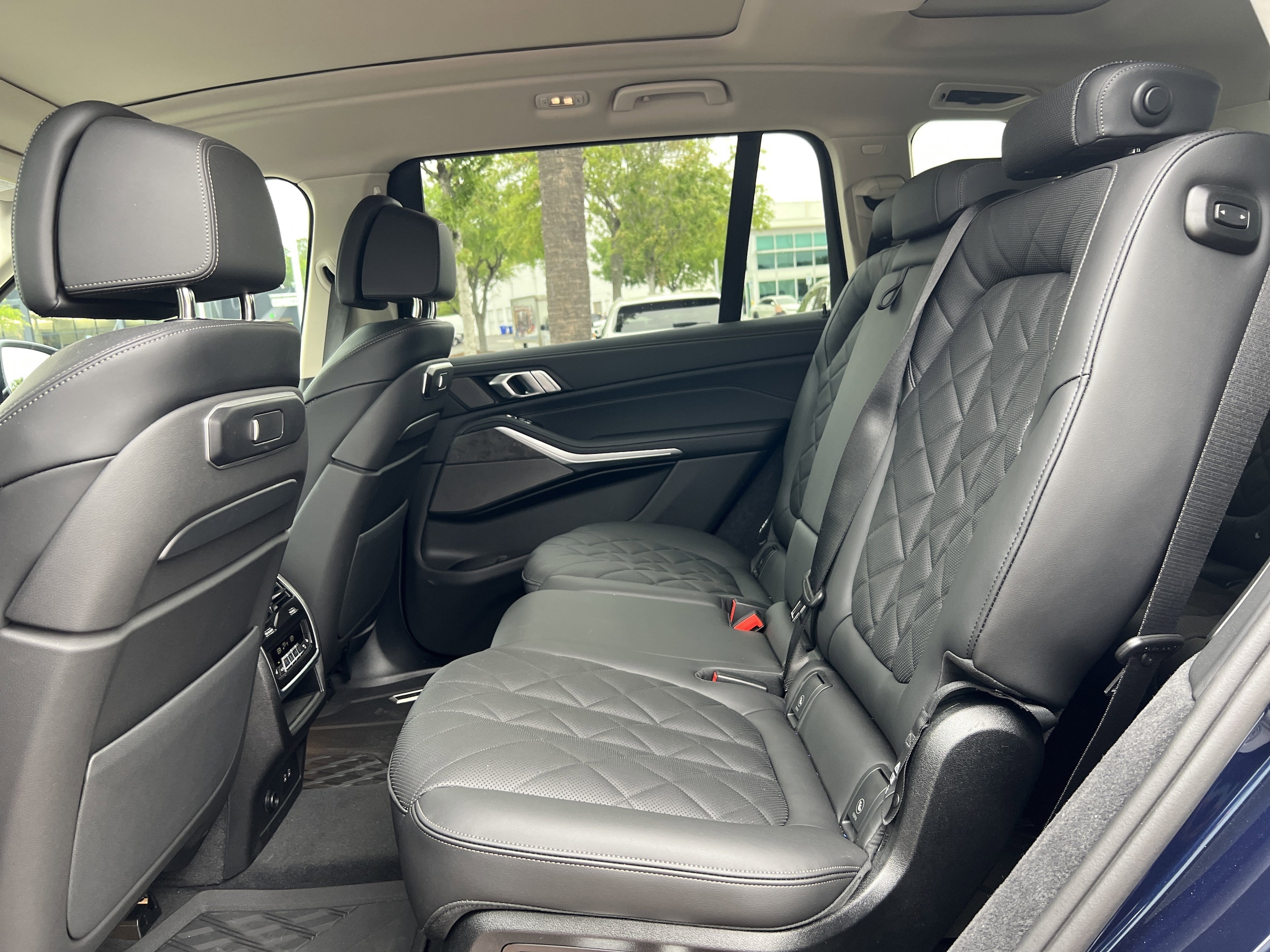 2026 BMW X7 xDrive40i photo 3