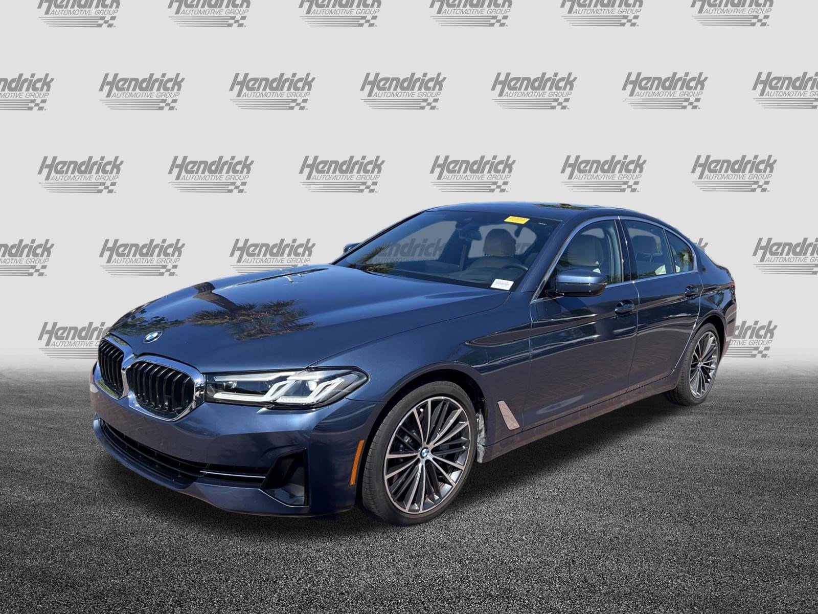 2023 BMW 5 Series 530i photo 4