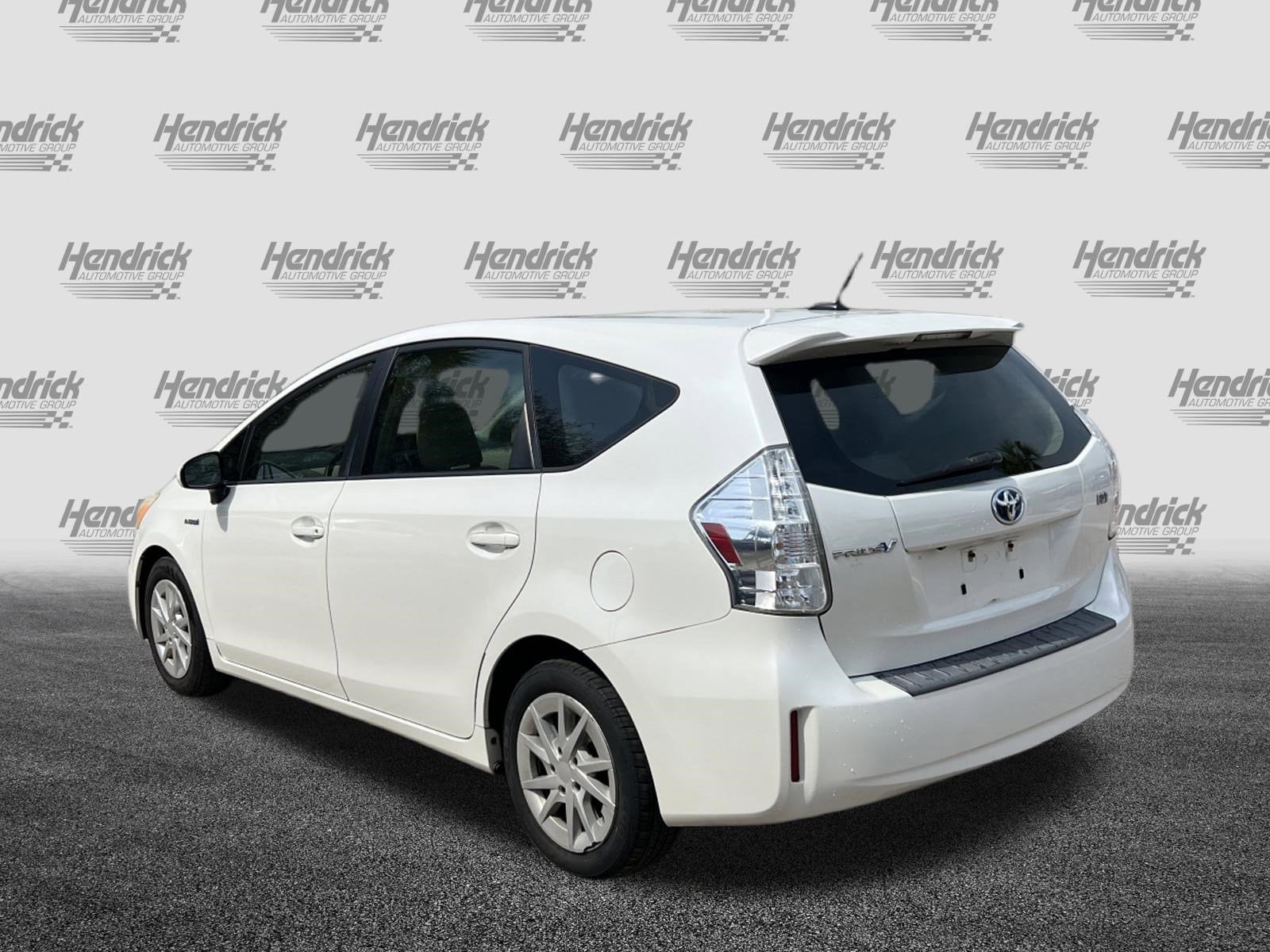 2012 Toyota Prius v Three photo 3