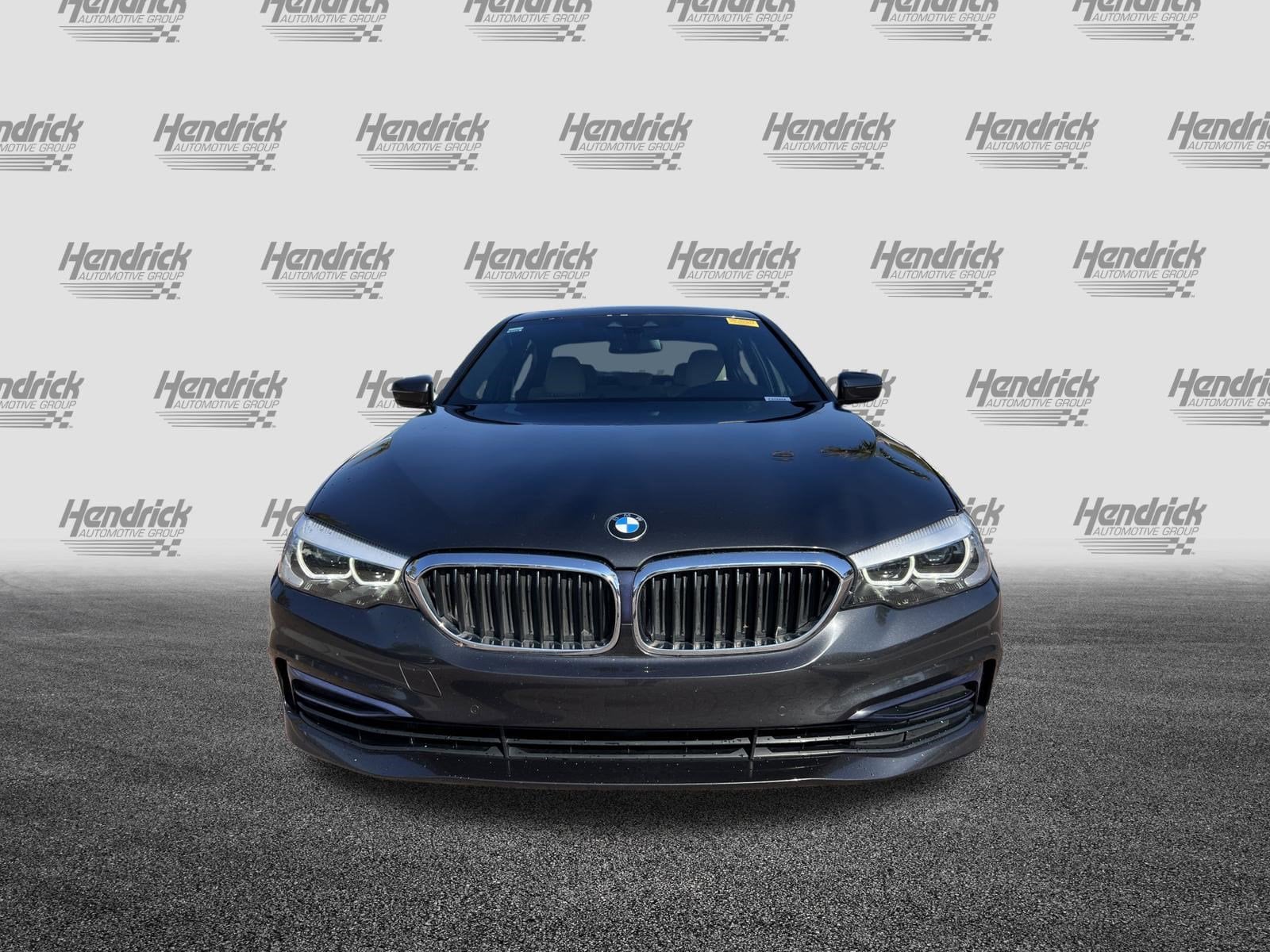 2020 BMW 5 Series 530i xDrive photo 2