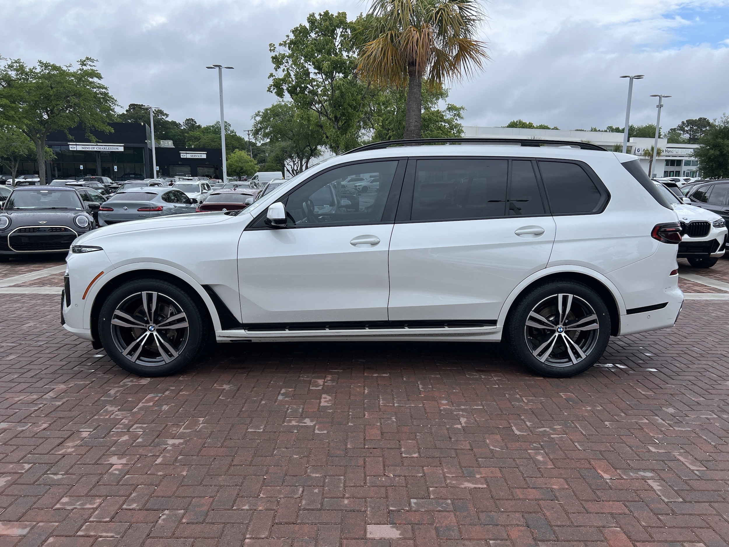 2023 BMW X7 xDrive40i photo 5