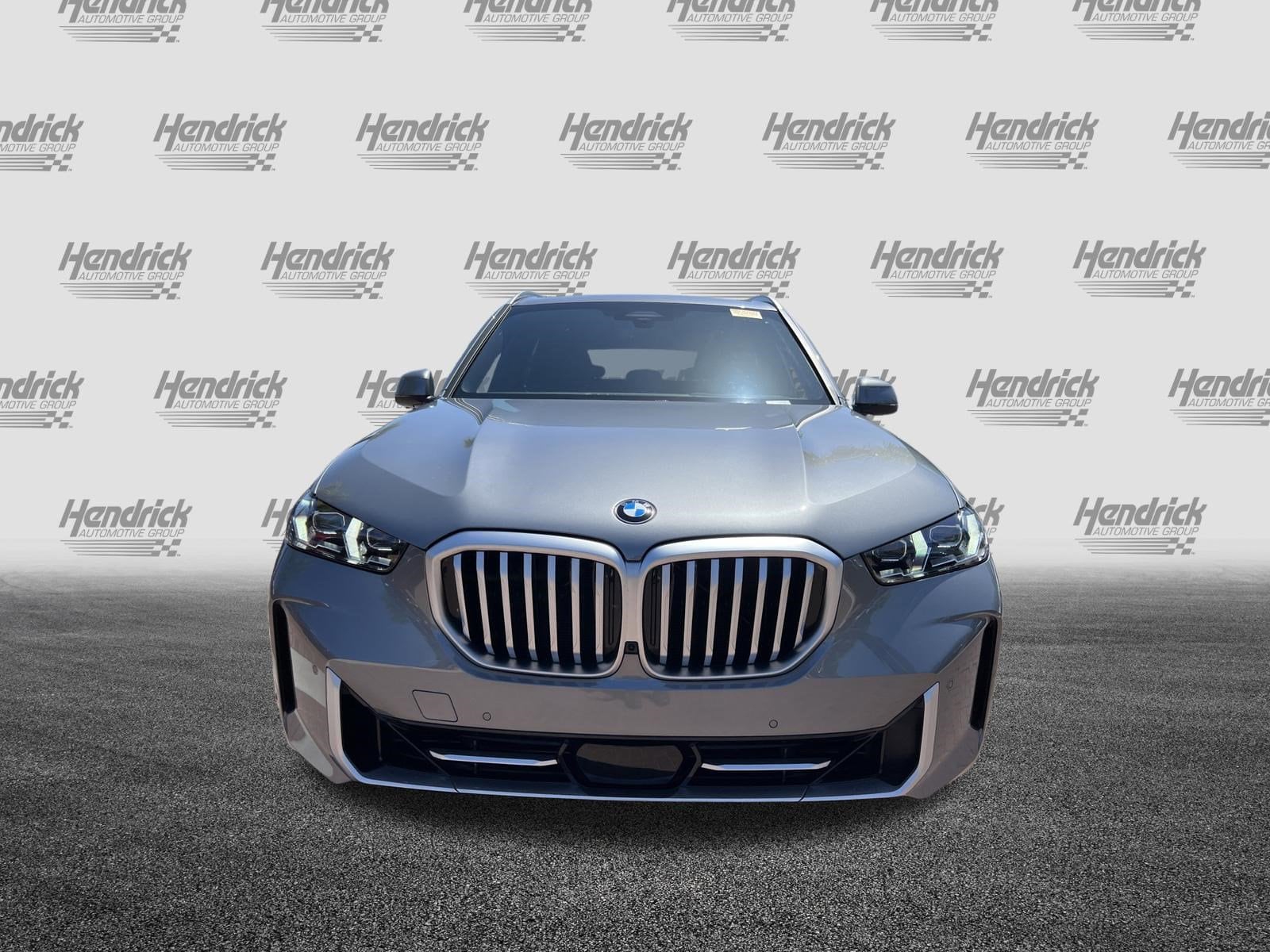 2026 BMW X5 sDrive40i photo 2