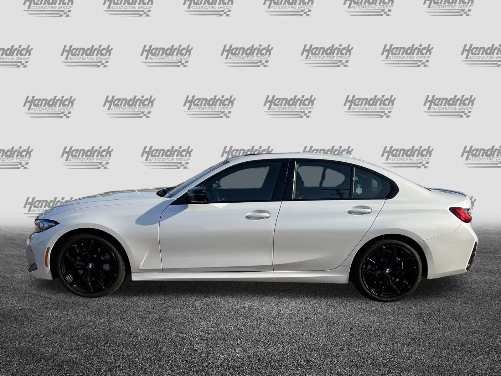 2025 BMW 3 Series 330i xDrive photo 6