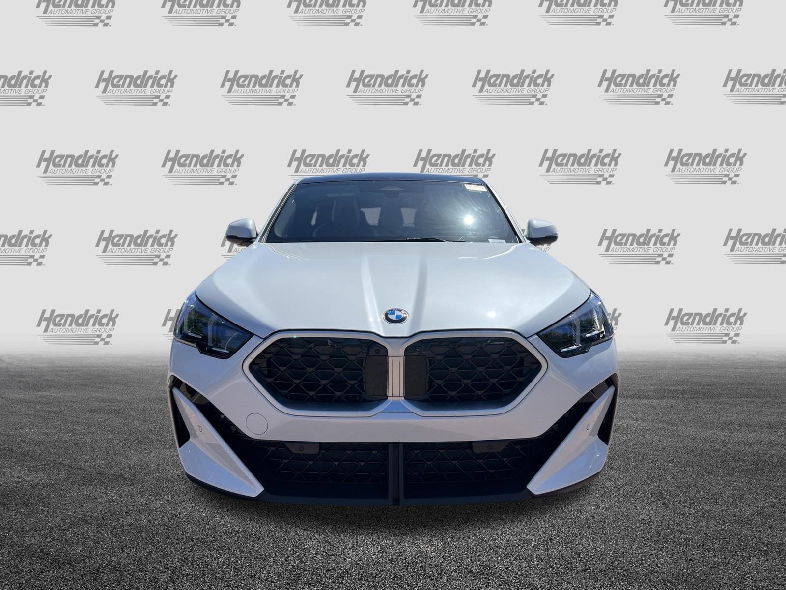 2025 BMW X2 xDrive28i photo 2