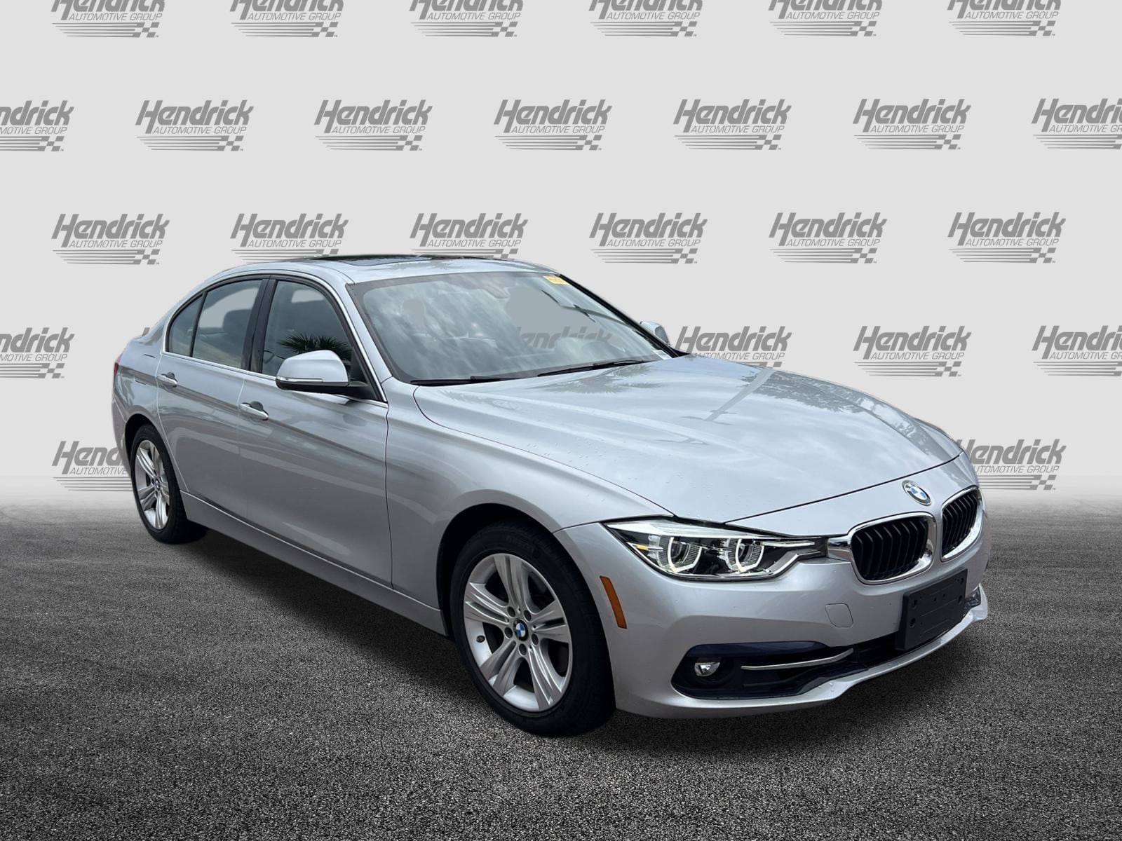 Used 2018 BMW 3 Series 330i with VIN WBA8D9G5XJNU66968 for sale in Charleston, SC