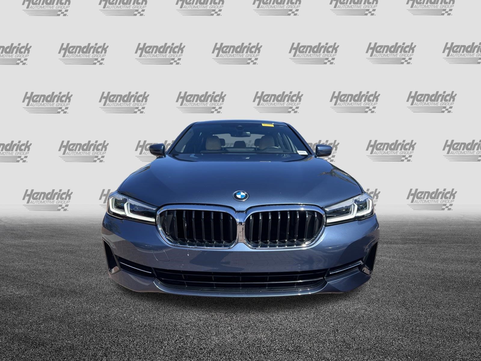 2023 BMW 5 Series 530i photo 2