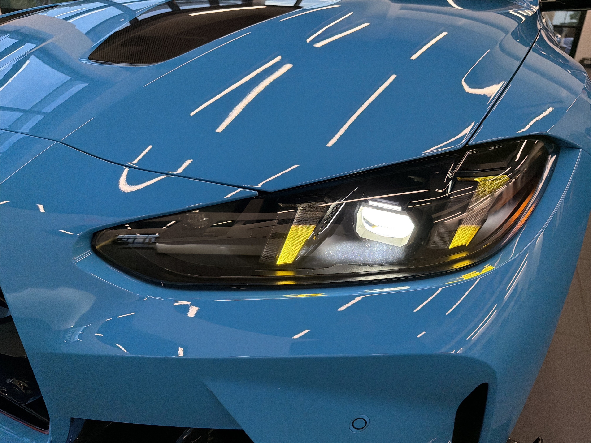 BMW M4 CS