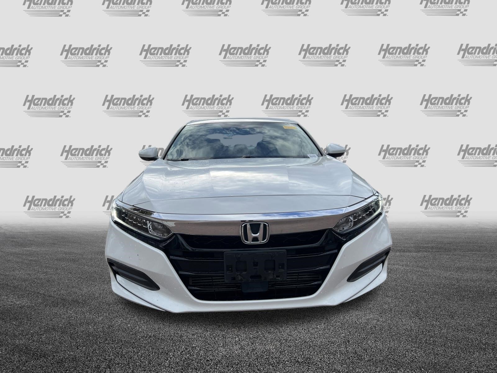 2018 Honda Accord LX 1.5T photo 2
