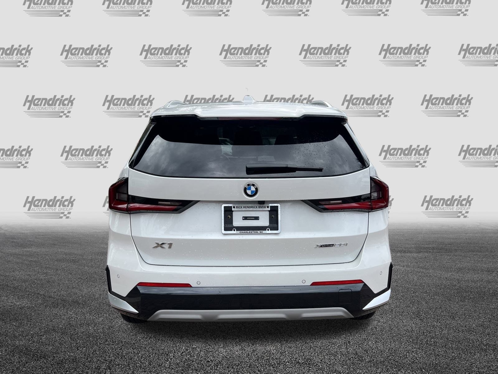 2025 BMW X1 xDrive28i photo 3