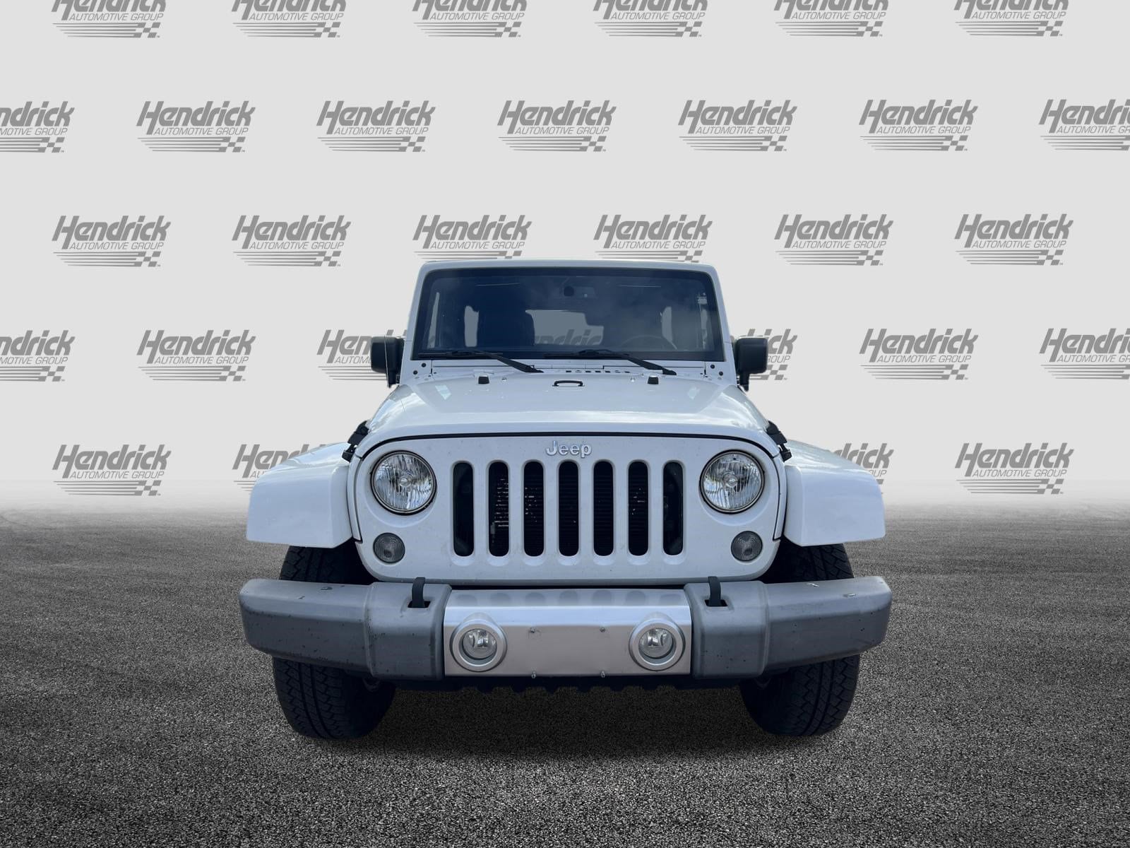 2015 Jeep Wrangler Unlimited Sahara photo 2