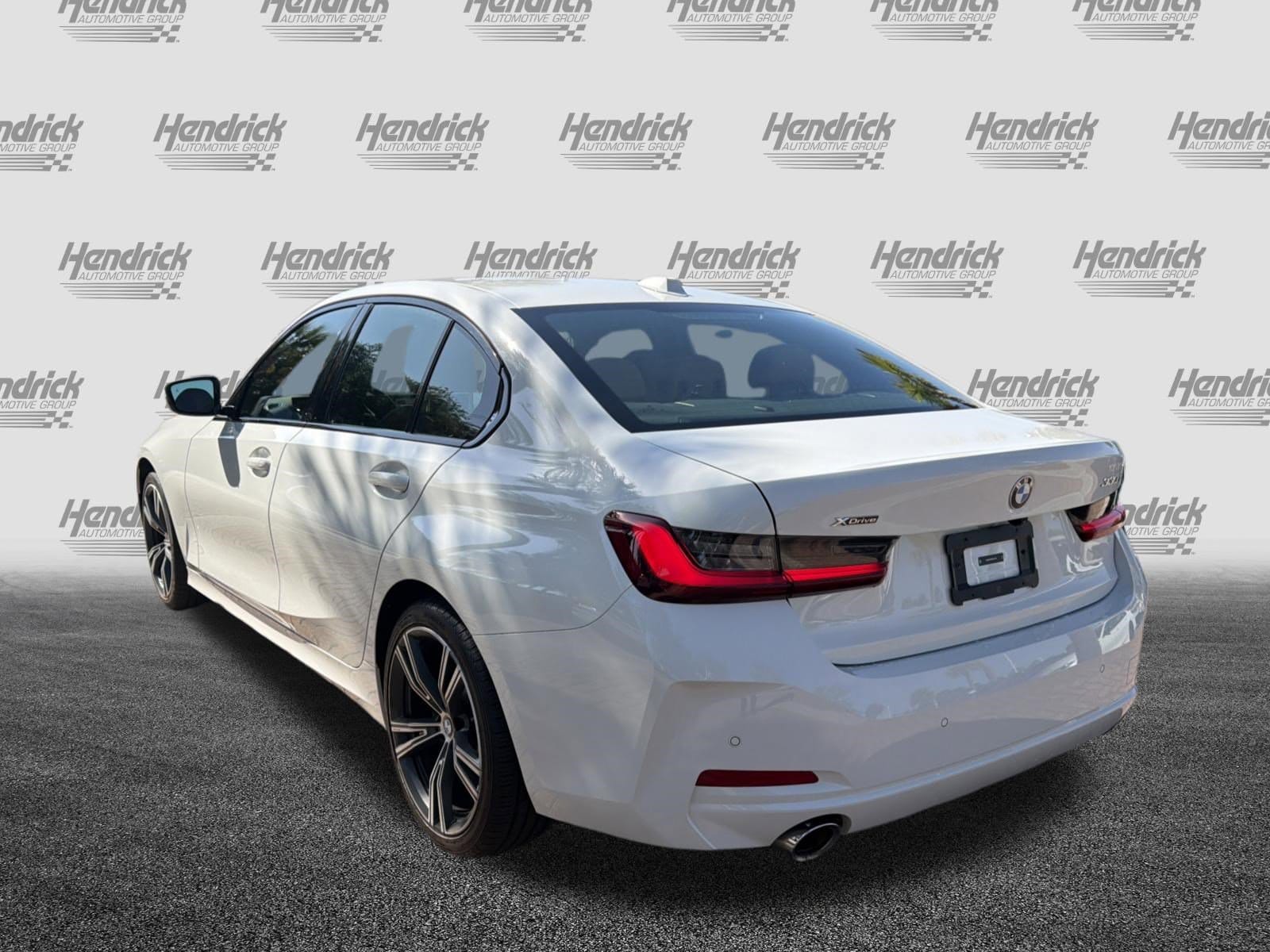 2023 BMW 3 Series 330i xDrive photo 3