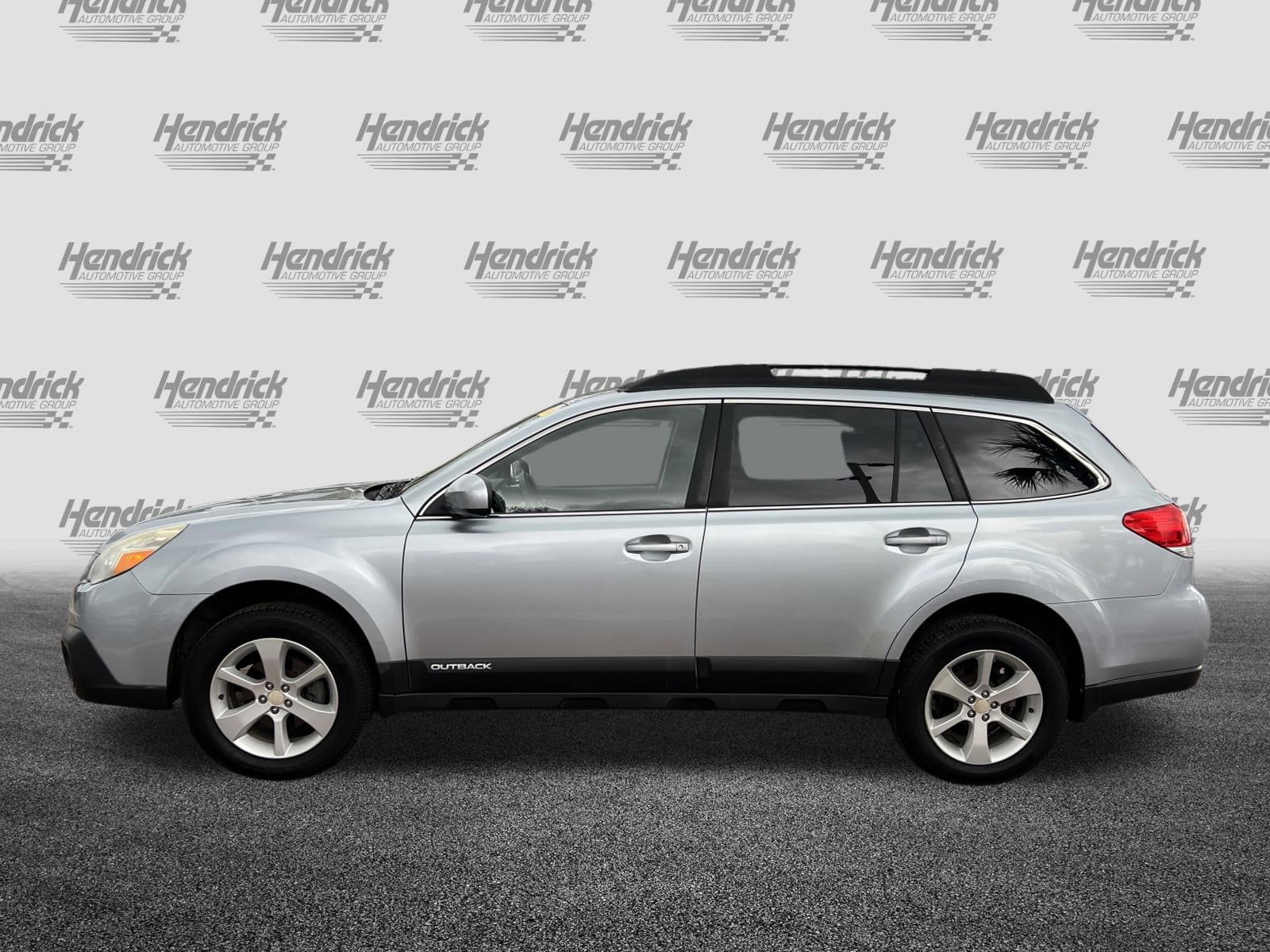 2014 Subaru Outback 2.5i Premium photo 5