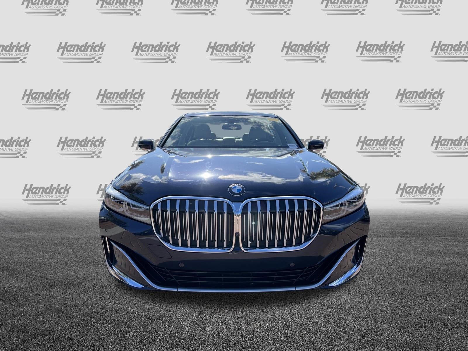 2020 BMW 7 Series 740i photo 2