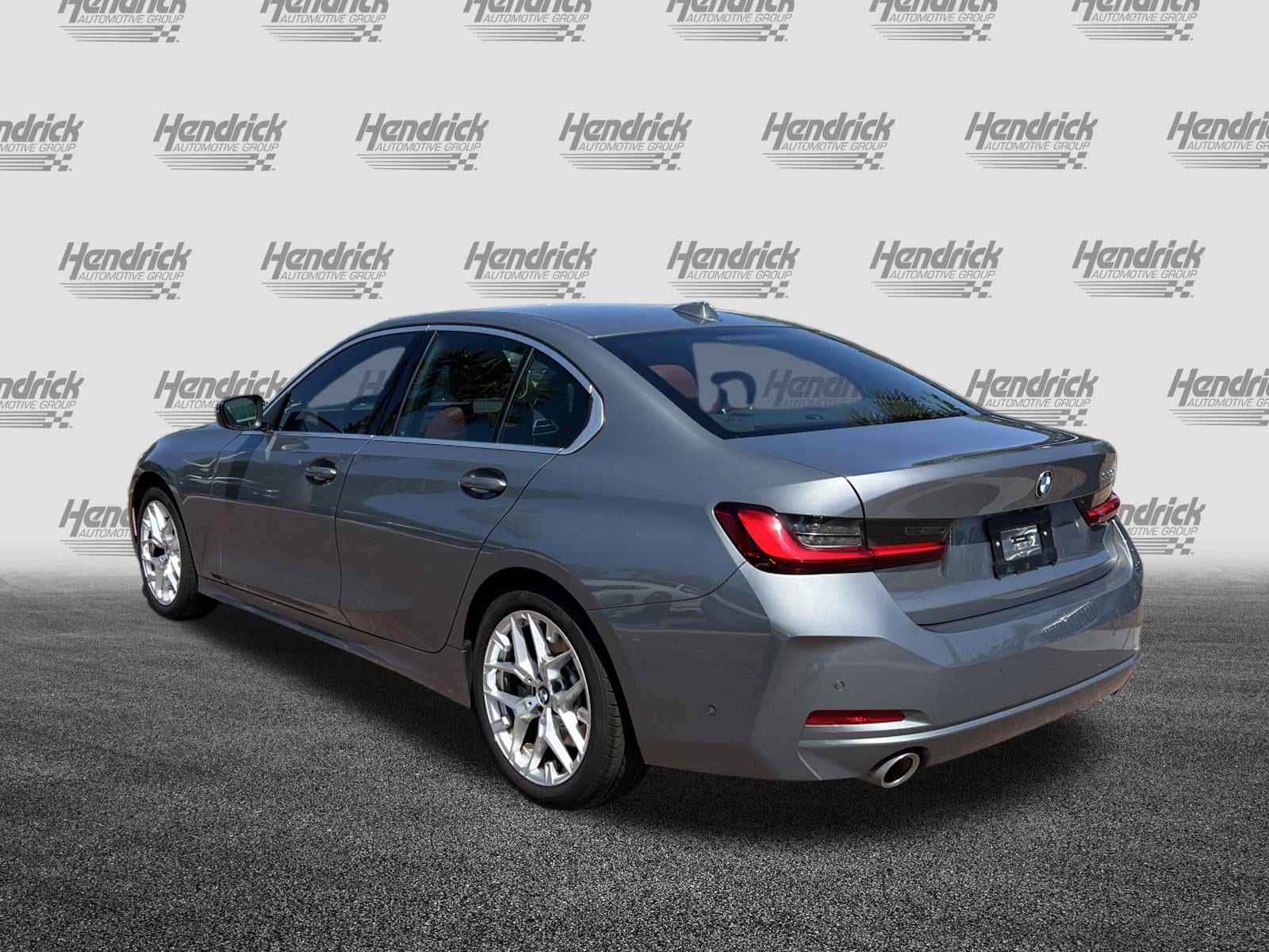 2025 BMW 3 Series 330i photo 3