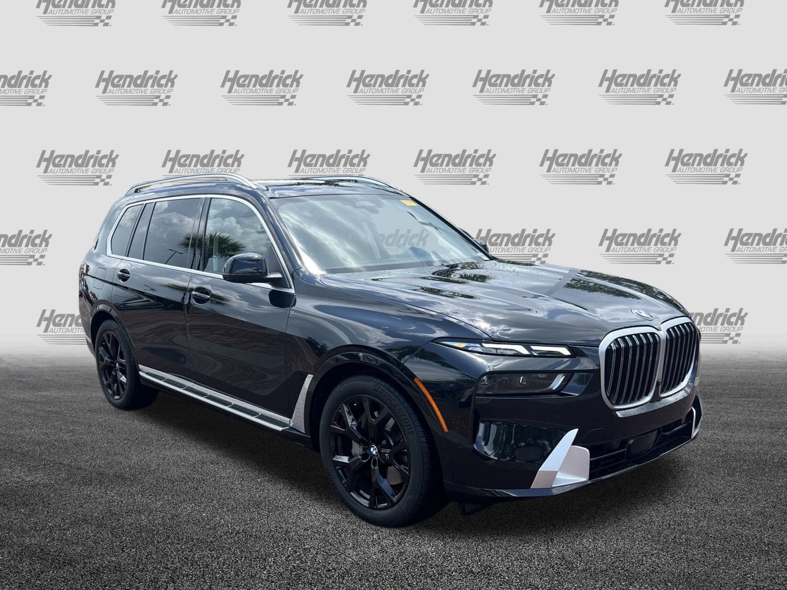 Used 2023 BMW X7 40i with VIN 5UX23EM09P9N43570 for sale in Charleston, SC