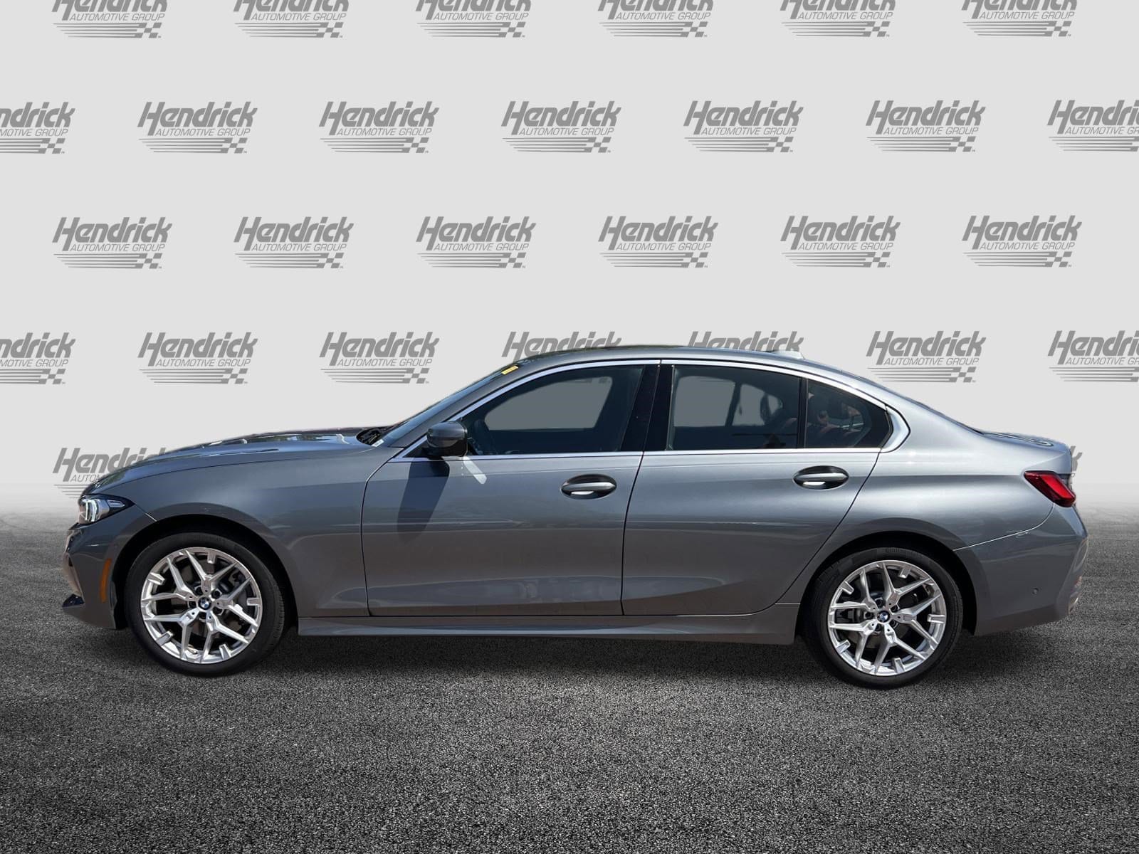 2025 BMW 3 Series 330i photo 6