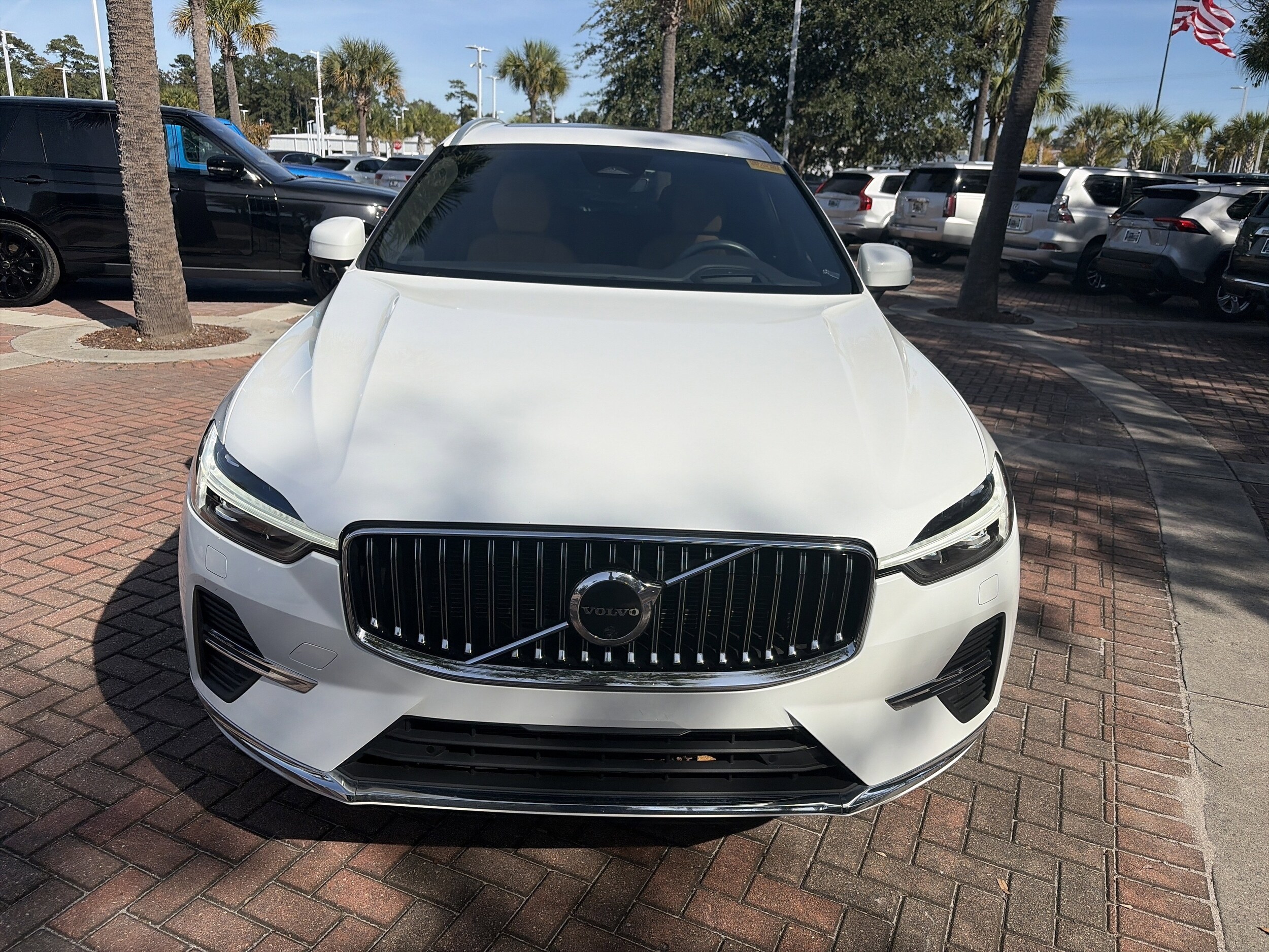 2022 Volvo XC60 Inscription photo 2